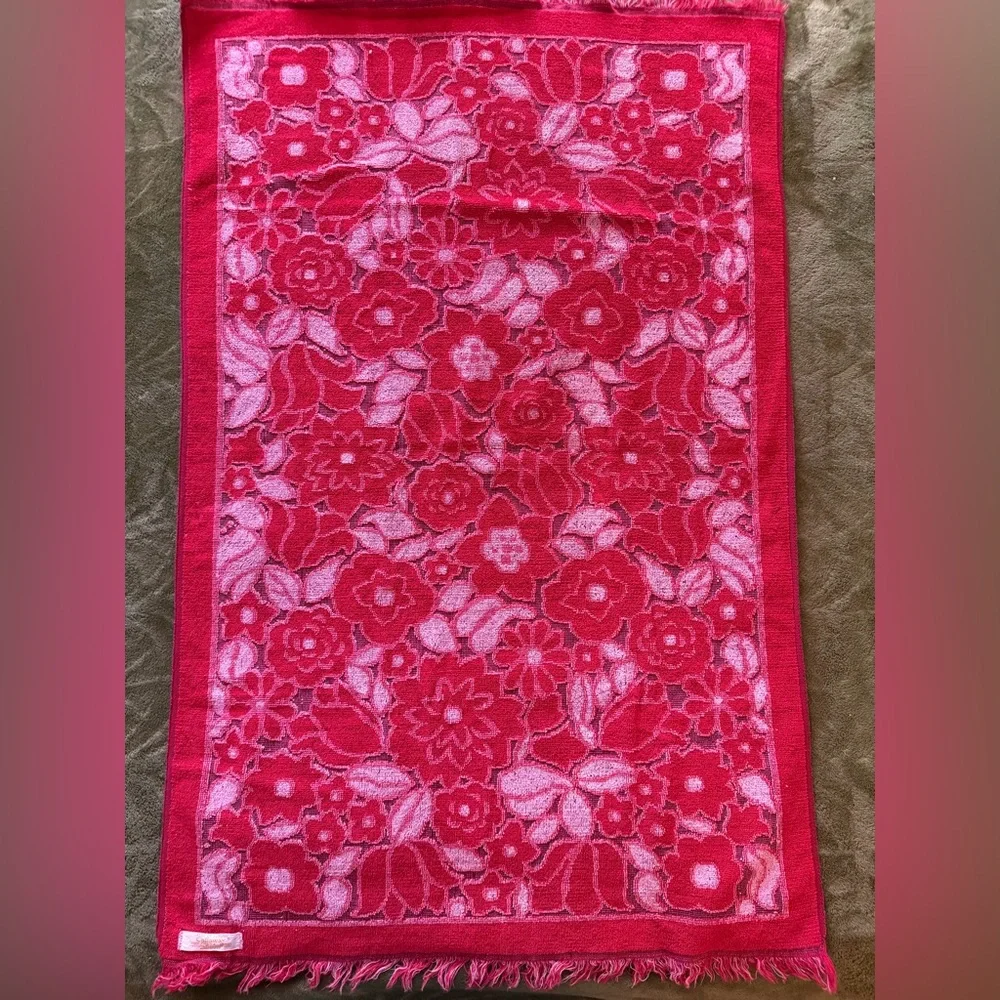 Vintage 60s Callaway Luxury Cotton Bath Towel Red Pink Fringe